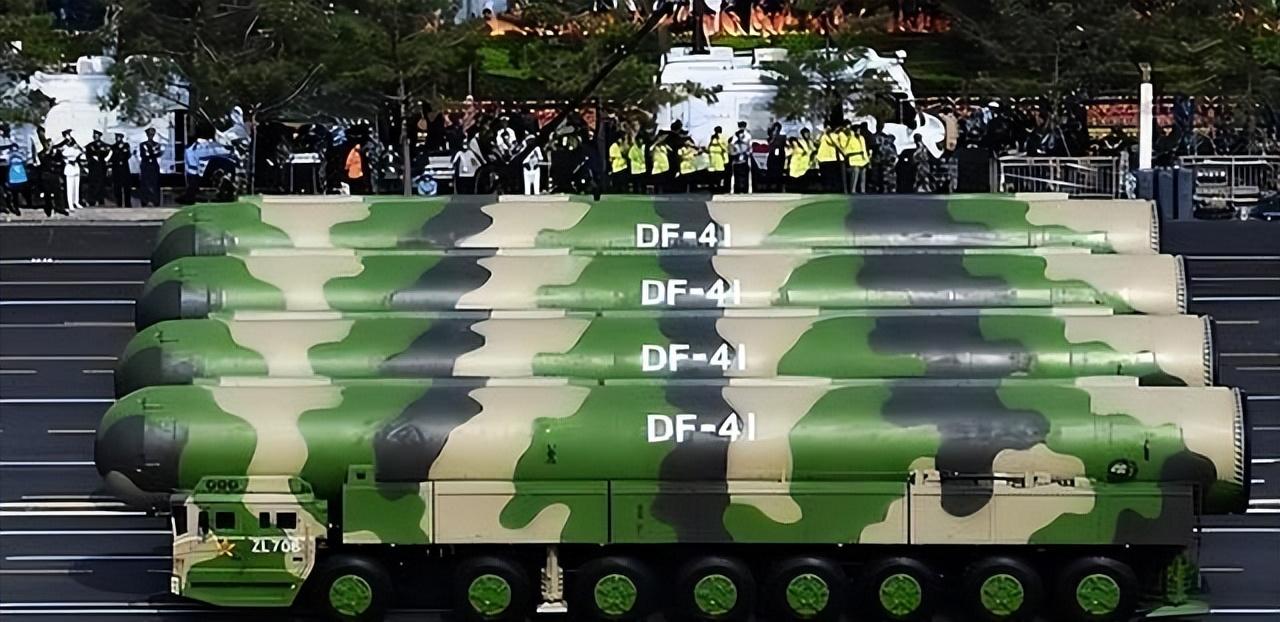 美论坛：一旦美突然向中国发射200枚核弹，中国还有能力反击吗？-图1